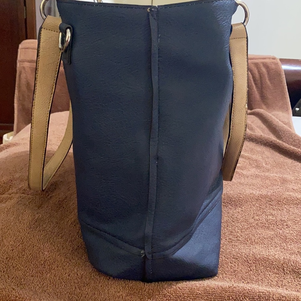 Purse - Picture 2 of 5